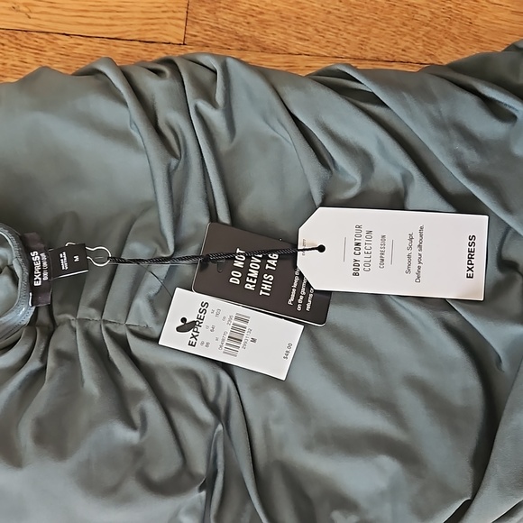 Express body contour bodysuit - Picture 2 of 3